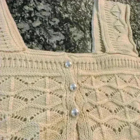 Crochet Top Cream Tan Floral Size small - Picture 3 of 4